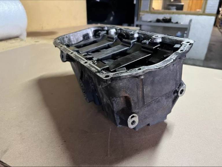 VAUXHALL INSIGNIA ASTRA J 2.0 CDTI ENGINE OIL SUMP WITH SENSOR WITHOUT PIPE