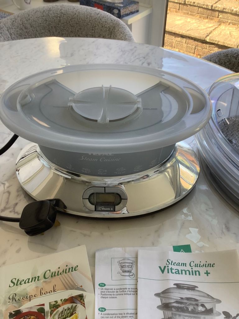 TEFAL 3 TIER STEAM CUISINE VITAMIN+ ELECTRONIC. USED, COMPLETE, UNDAMAGED AND IN EXCELENT CONDITION.