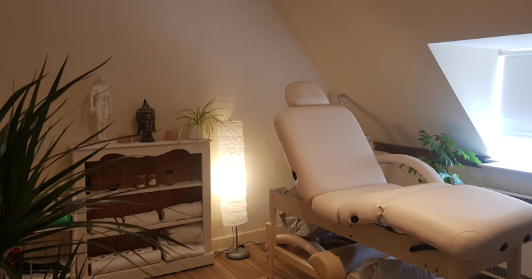 Treatment Room to Rent Royston SG8 – Therapy Room: Massage /Hypnotherapy / Acupuncture / Holistic