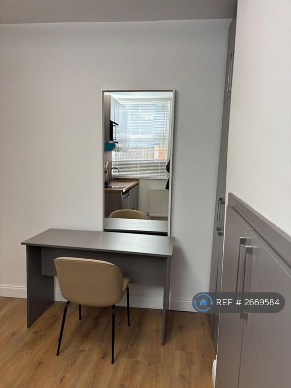 1 bedroom in Radcliffe Road, West Bridgford, Nottingham, NG2 (#2669584)