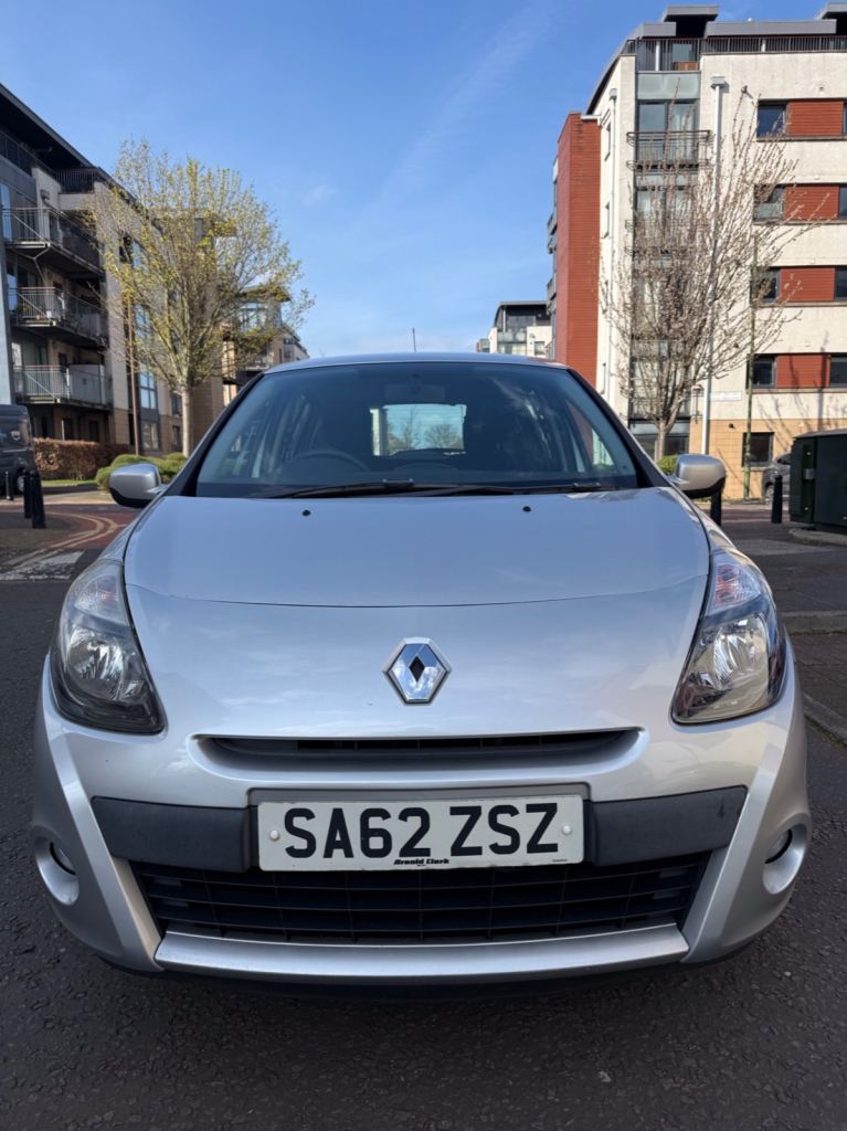 Renault Clio 1.2 dynamique     1 years MOT (unlike Vauxhall Corsa or Ford Fiesta)