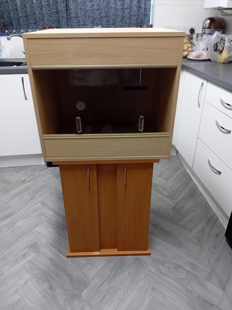 Vivarium & Cabinet