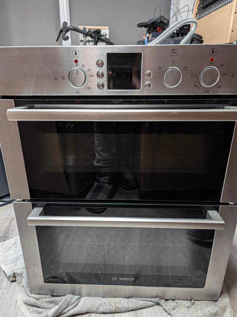Bosch Double Oven – Stainless Steel, Good Condition