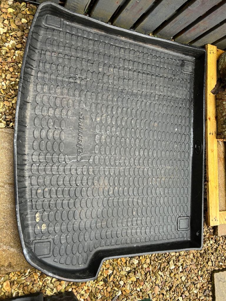 Hyundai Santa Fe Boot Liner