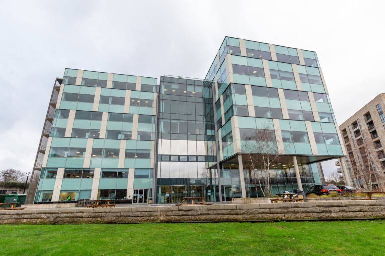 London - NW10 7FQ \ Serviced Office for 2 Workstations