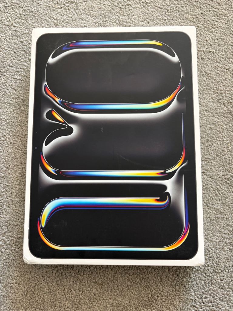 Apple iPad Pro 11 M5 256gb brand new 