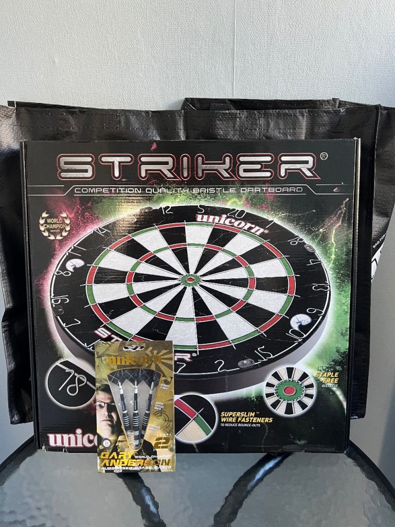 Unicorn Striker Bristle Dartscheibe - EdelKüche