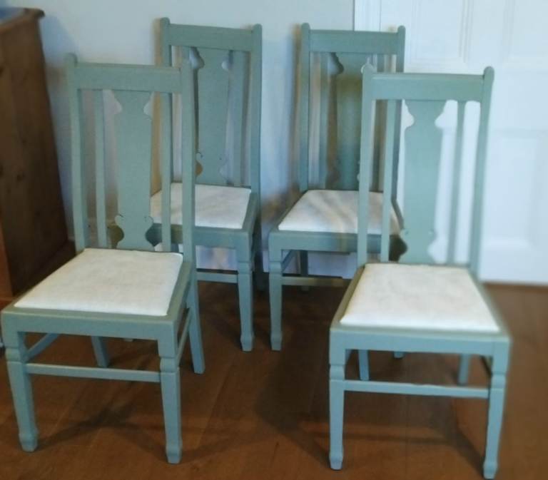 4 Wooden Dining Chairs