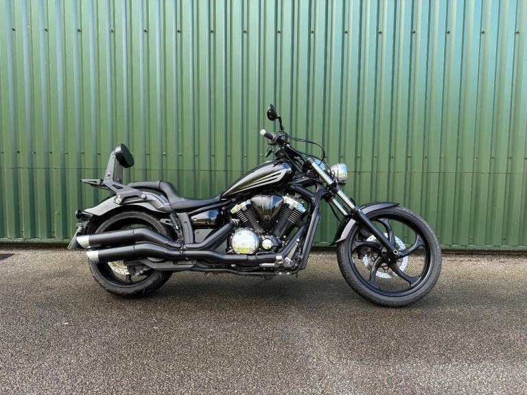 Yamaha XVS 1300 Custom 2016 in Black and only 5800 Miles