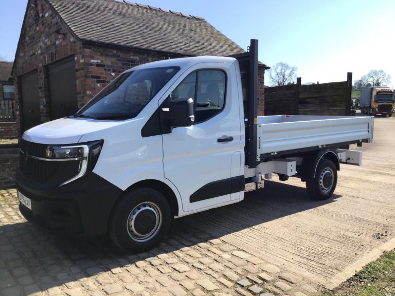 2025(75 REG) RENAULT MASTER LL35DCI 150 ADVANCE TIPPER MANUAL (BRAND NEW)