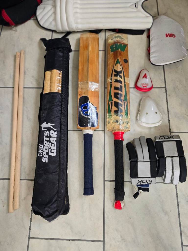 13 Piece Cricket Kit inc MB Malik Zulfi Bat cost £269 new