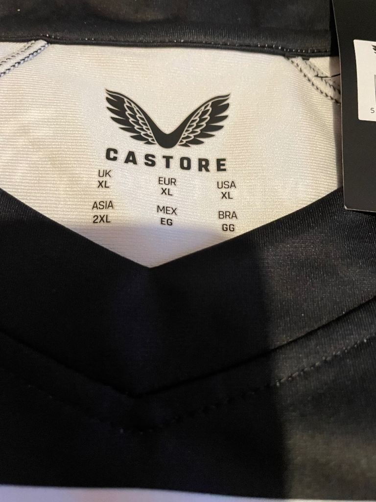 Hull fc 2024 shirts in size’s Large and Xl BNWT (20 pounds each)