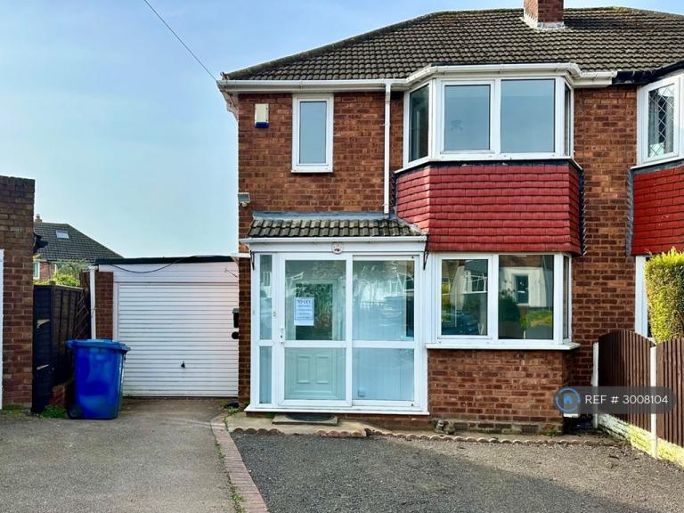 3 bedroom house in Primley Avenue, Tamworth, B77 (3 bed) (#3008104)