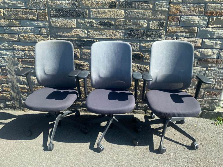 Orangebox do ergonomic mesh back chair.