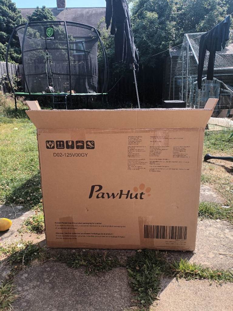Paw hut dog house