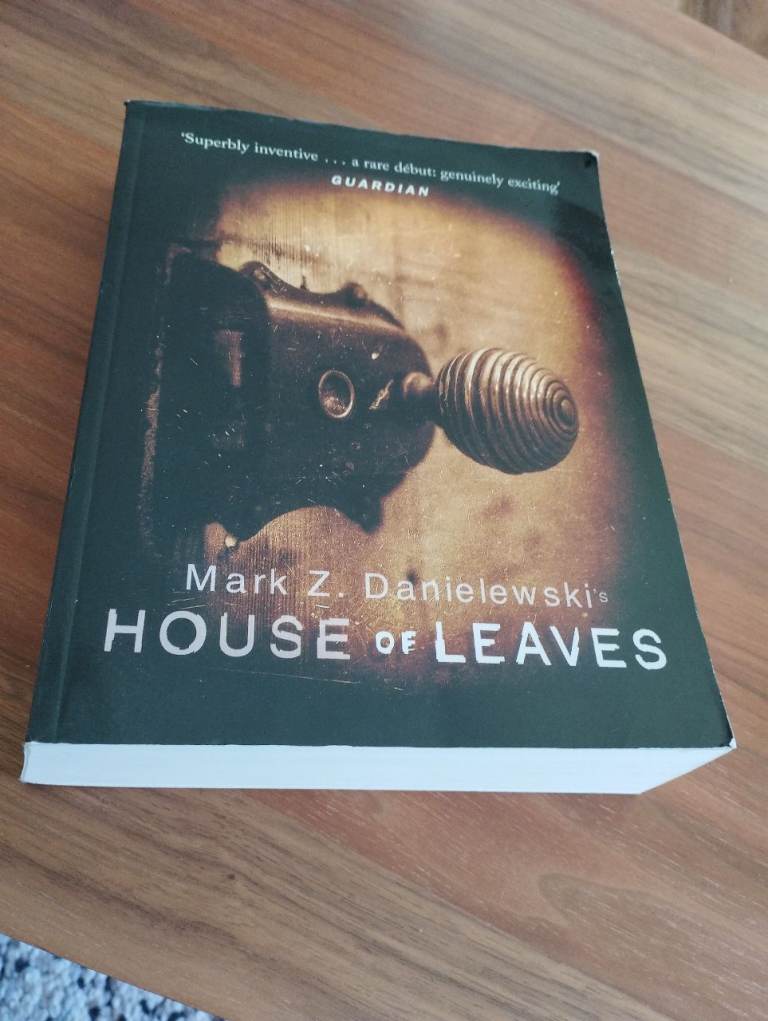 Book - House of leaves