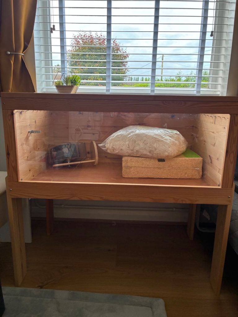 Small animal enclosure
