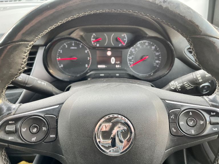 VAUXHALL CROSSLAND X SE 2018 1.2 PETROL BLACK PORTSMOUTH 