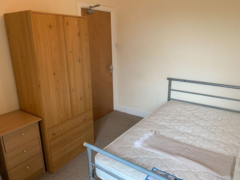 1 All-inclusive Double Room near Swansea centre