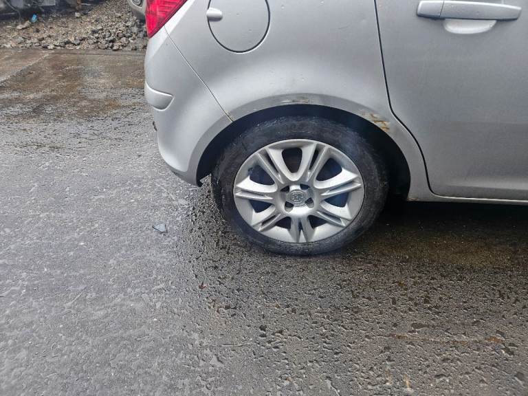 Vauxhall corsa 16in alloy wheels and tyres 4 stud pcd100 fitment set of 4 