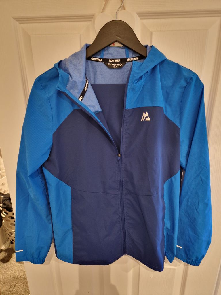 XL boys Montirex Blue Running tracksuit – As Good As New