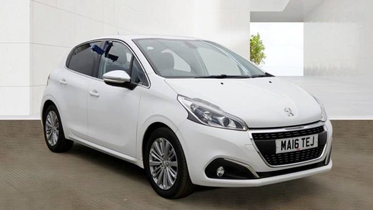 2016 Peugeot 208 1.2 PureTech Allure Hatchback Petrol Manual Euro 6 5dr - Just 40,824 Miles  Hatc...