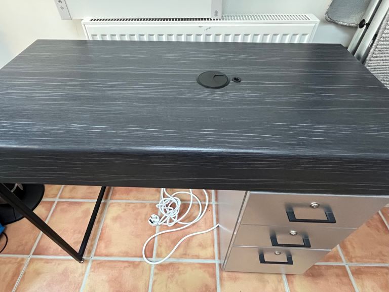 REM Florence Manicure Table 