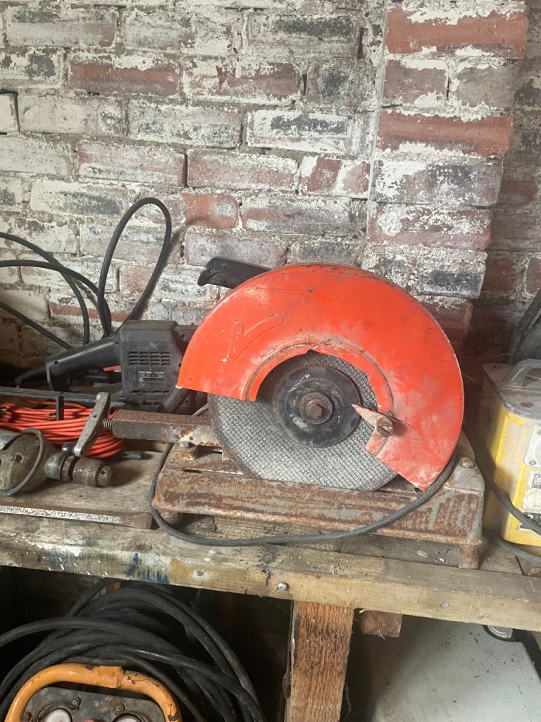 Makita saw