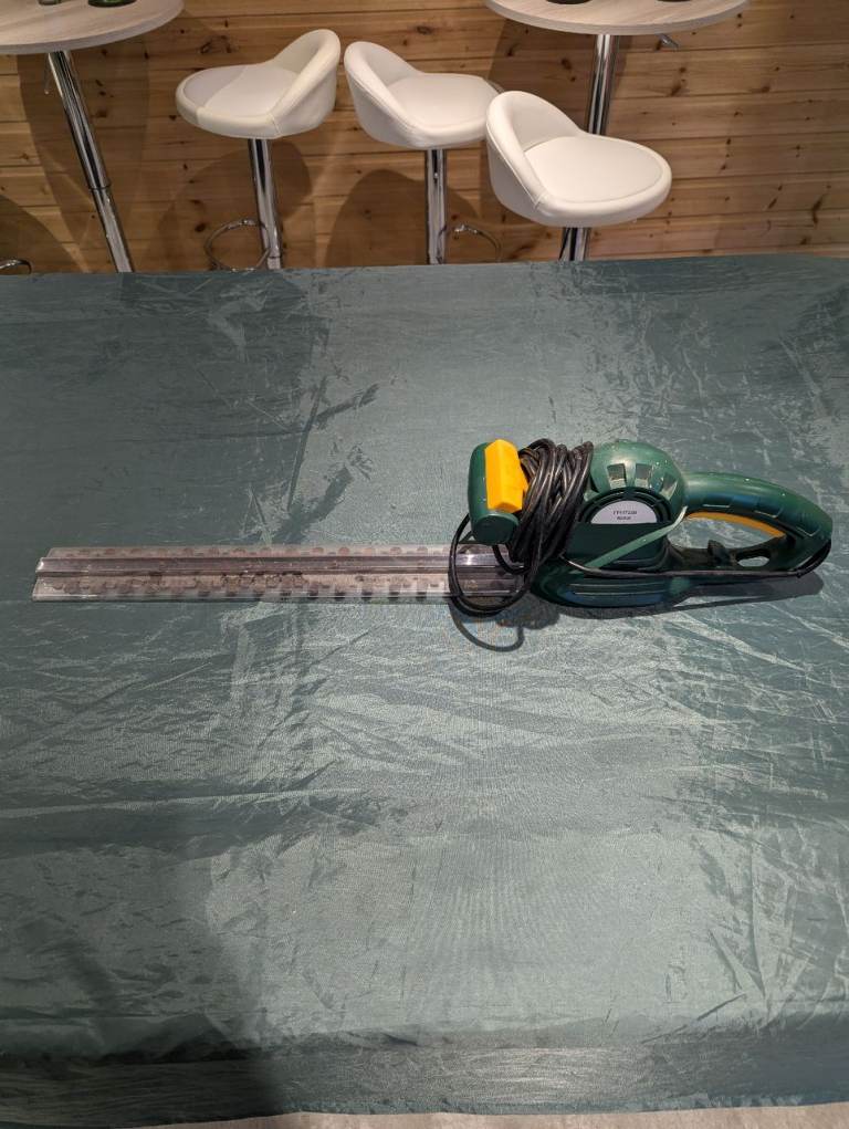 FPHT500 Corded Electric Hedge Trimmer