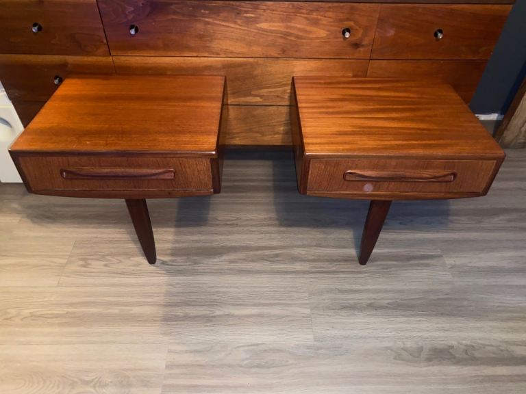 A PAIR OF MID-CENTURY G-PLAN FRESCO FLOATING BEDSIDE TABLES ,GREAT PRELOVED CONDITION ,DELIVERY