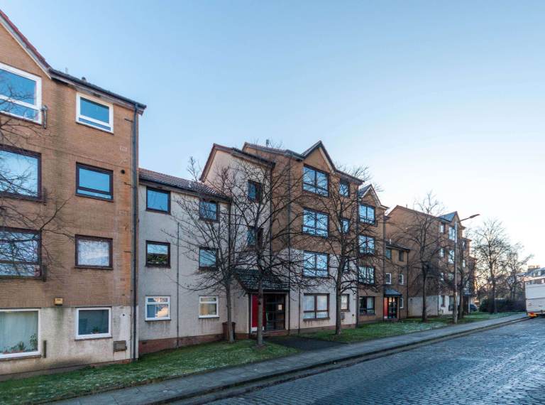 Recently refurbished, 1 bedroom, furnished flat in Newhaven – available soon