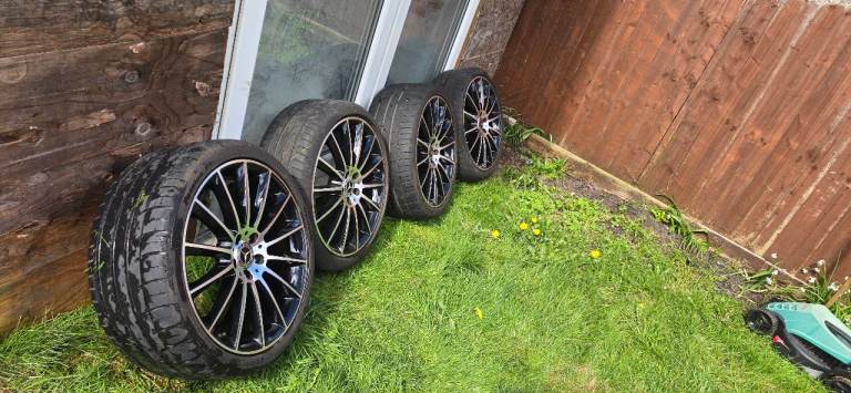 20'' Mercedes AMG turbine wheels with excellent tires