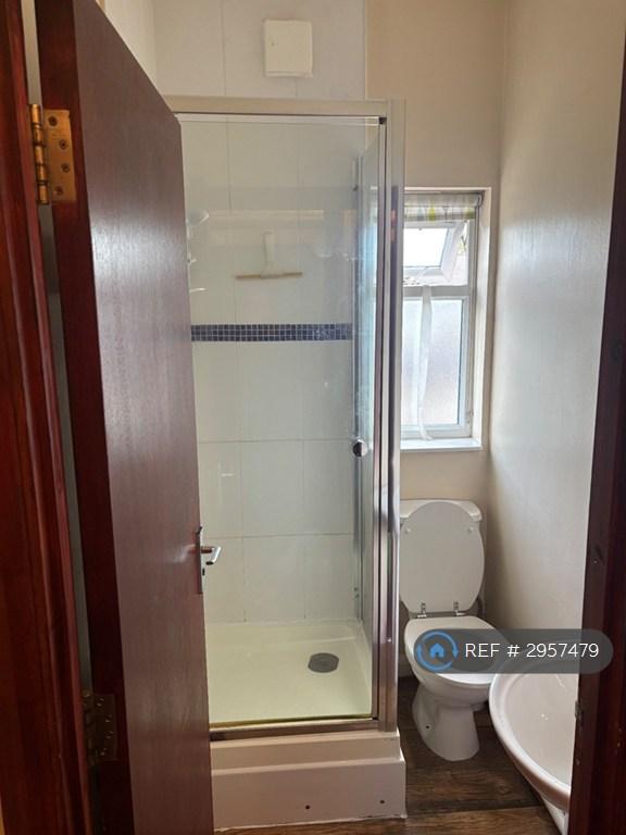 5 bedroom house in Blythswood Road, Ilford, IG3 (5 bed) (#2957479)