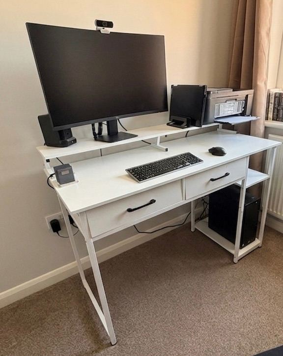 Office desk 