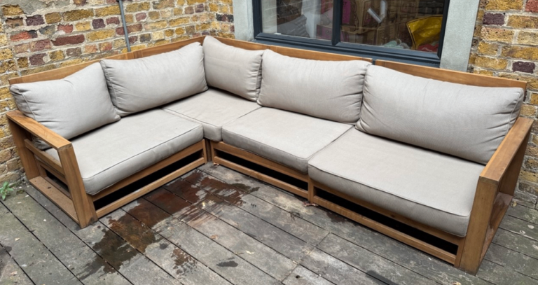 Large Outdoor Corner Sofa Set – Solid Timber Frame – Excellent Entertaining Piece
