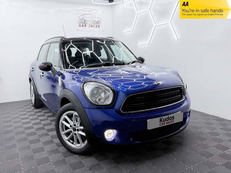 2014 MINI Countryman 1.6 COOPER 5dr - ELEC PAN ROOF - PART LEATHER - SENSORS - FSH HATCHBACK Petr...