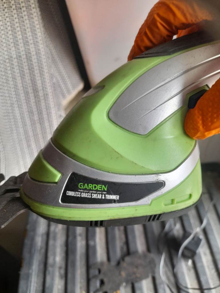 GRASS SHEAR AND STRIMMER 