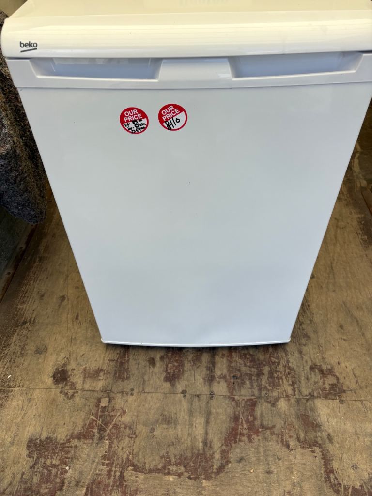 Beko Freestanding Fridge Freezer £90  – White, Good Condition