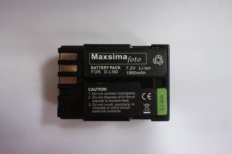 Maxsima Foto D-L190 Camera Battery Pack - Good Condition