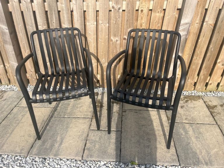 Black garden chairs 