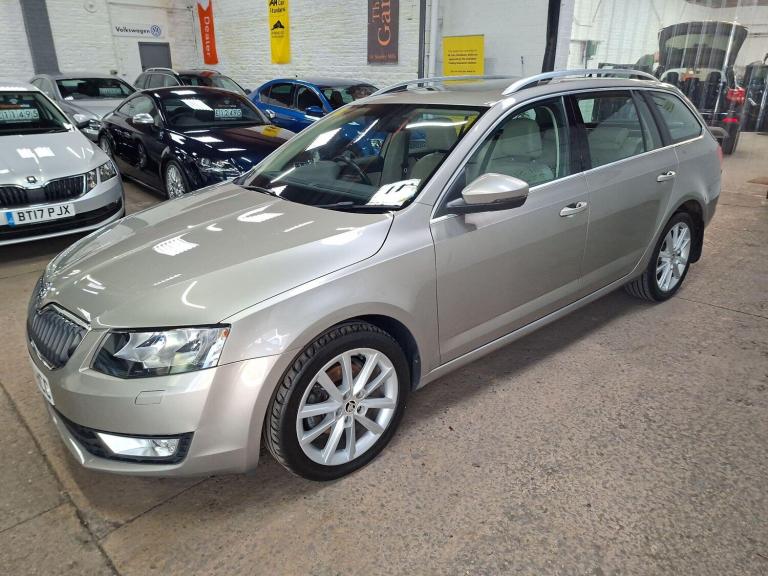 2014 Skoda Octavia 2.0 TDI CR Elegance 4x4 5dr ESTATE DIESEL Manual
