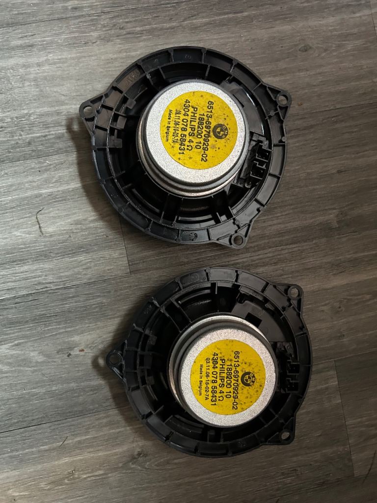 BMW e87 front door speakers 