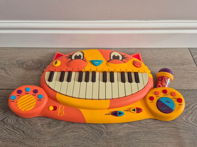 Meowsic Toy Piano Childrens Keyboard Cat Piano Musical Instrument By B Toys Kids.  Collection only. 