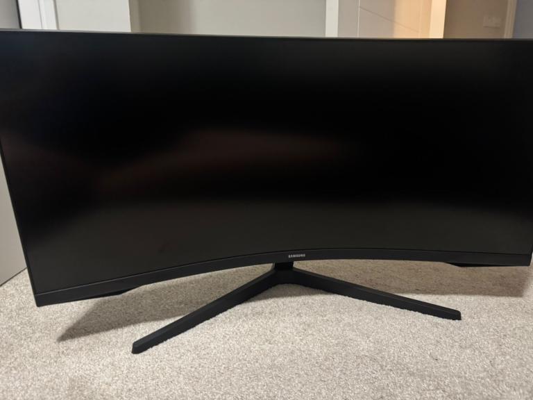 Samsung 34” Odyssey G5 Curved Monitor