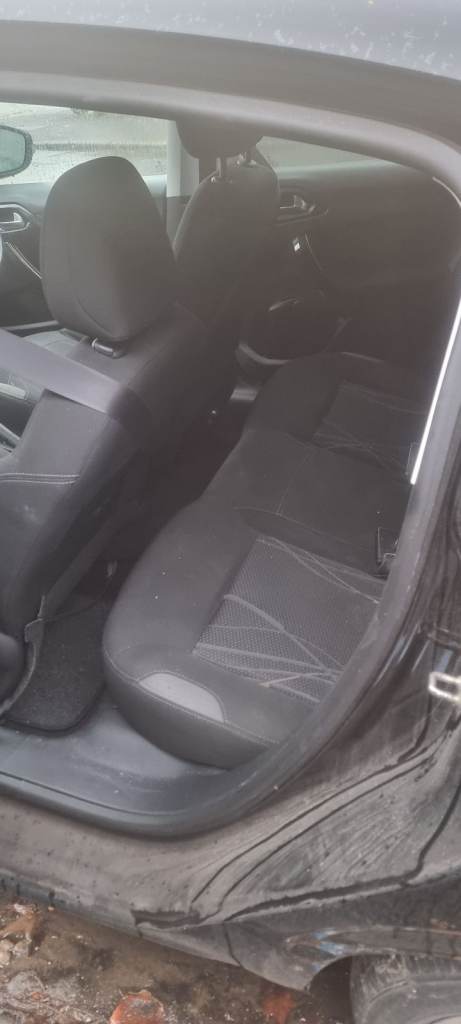 Peugeot, 208, Hatchback, 2014, Manual, 1199 (cc), 5 doors