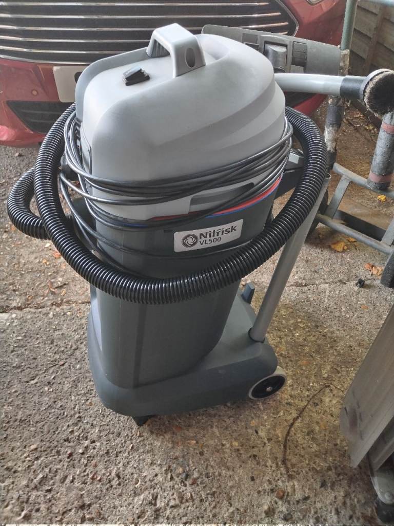 Vacuum cleaner nilfisk with hose and pipe and floor attachment vgc gwo 