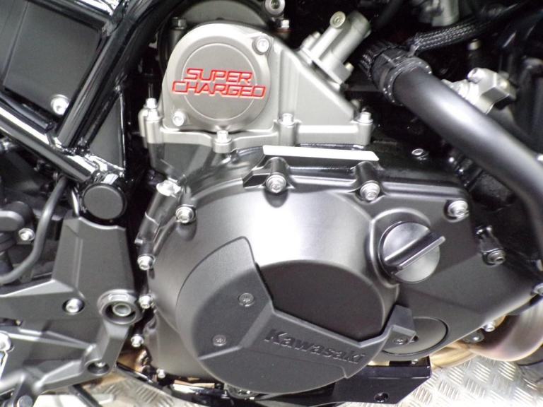 2025 KAWASAKI ZH2 WITH ONLY 1245 MILES FROM NEW