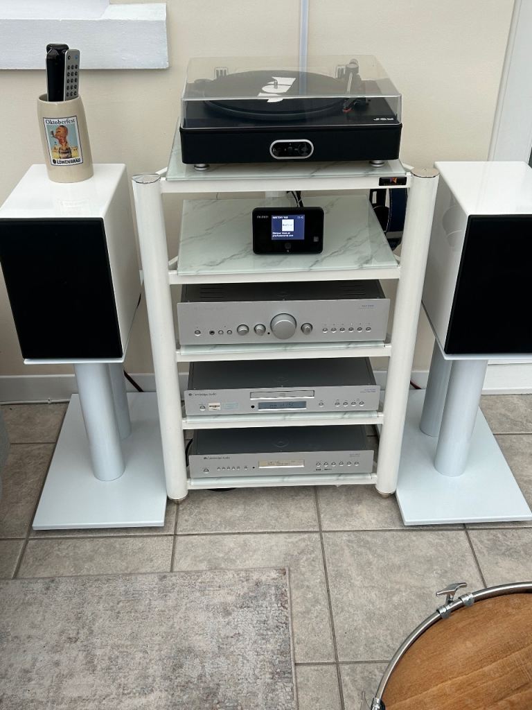 Cambridge 640 amp , cd player , DAB tuner , cables with speaker cable 