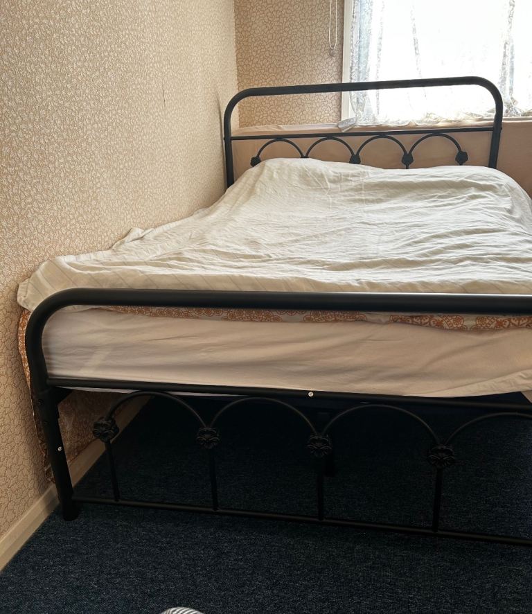 Room available to rent in excellent location