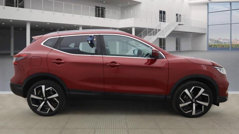 2018 Nissan Qashqai 1.6 dCi Tekna 5dr ++ PANROOF / BOSE / NAV / CAMERA / ULEZ ++ HATCHBACK Diesel...